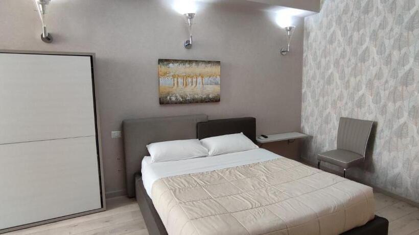 اتاق استاندارد چهار تخته, Nitto House