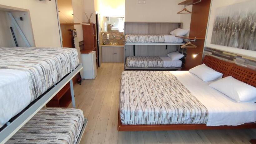 اتاق خانوادگی, Nitto House