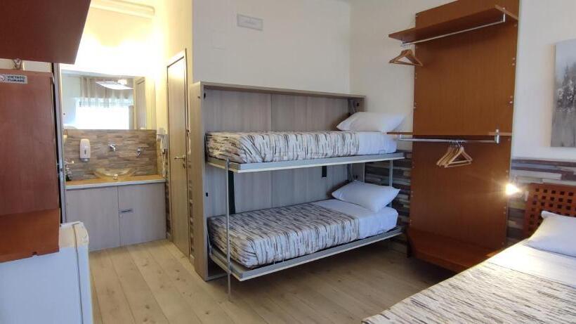 اتاق خانوادگی, Nitto House