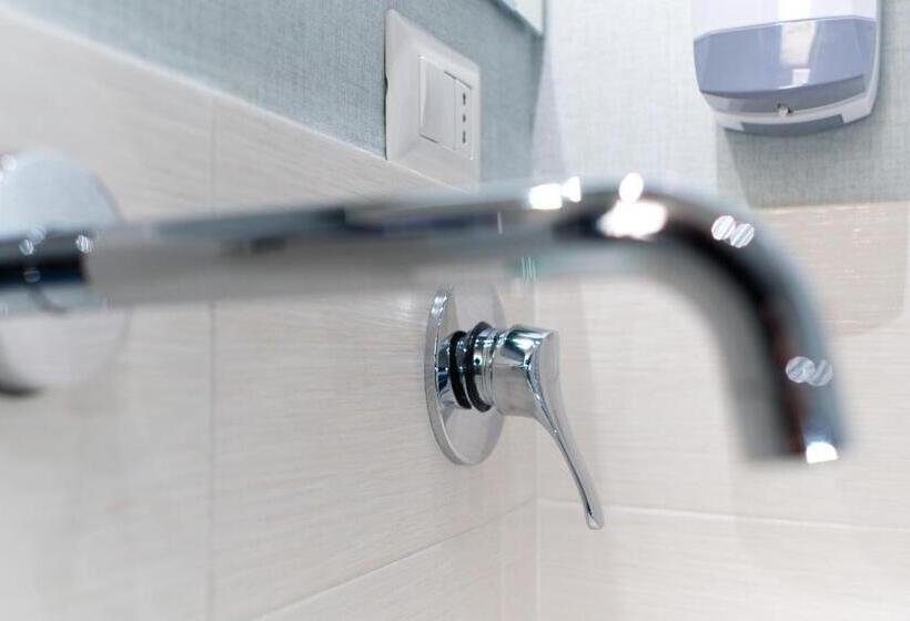 اتاق عادی, Nitto House