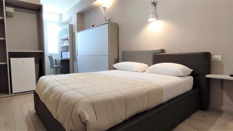 اتاق استاندارد چهار تخته, Nitto House