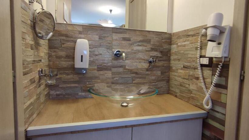 اتاق خانوادگی, Nitto House