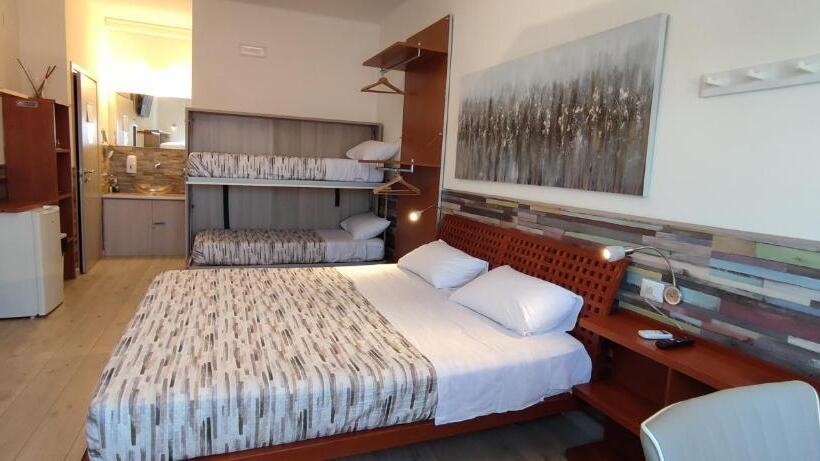 اتاق خانوادگی, Nitto House