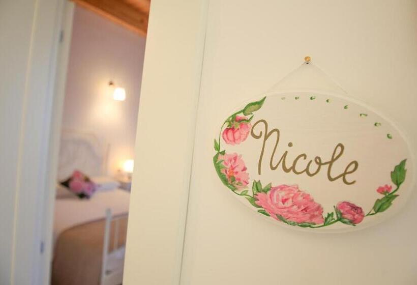 غرفة قياسية ثلاثية, B&b Dimora Rossipinti