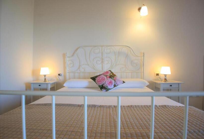 غرفة قياسية ثلاثية, B&b Dimora Rossipinti