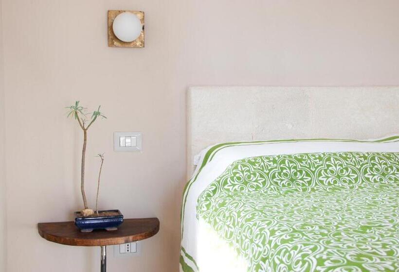 اتاق لوکس, Regina Di Ulivi