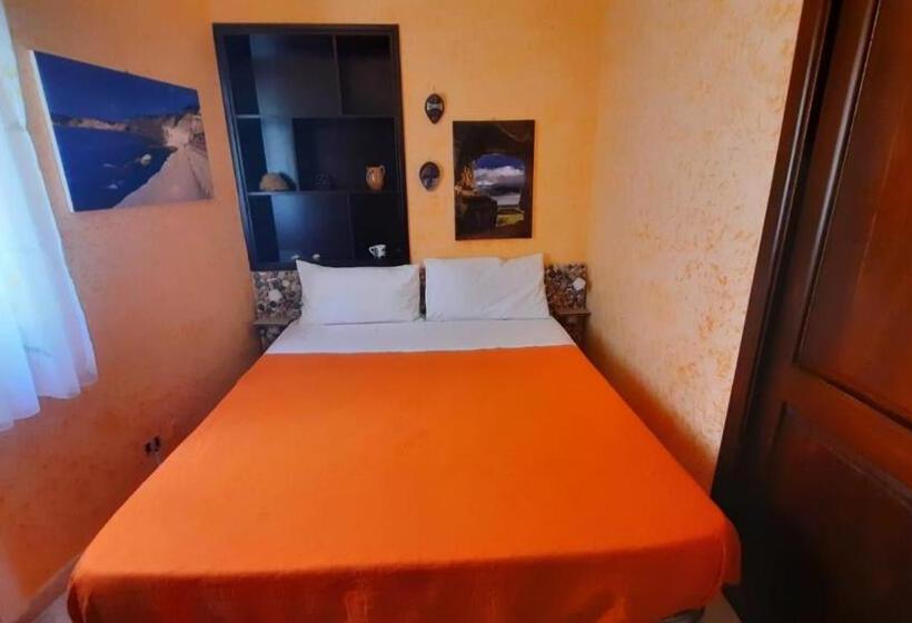 חדר מוזל מקלחת משותפת, Le Terrazze Di Pirandello