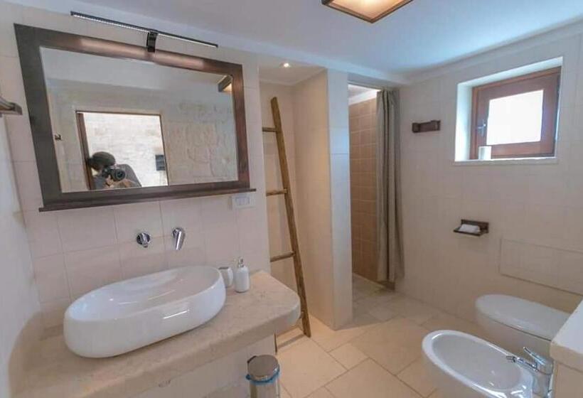 اتاق لوکس, Lunali