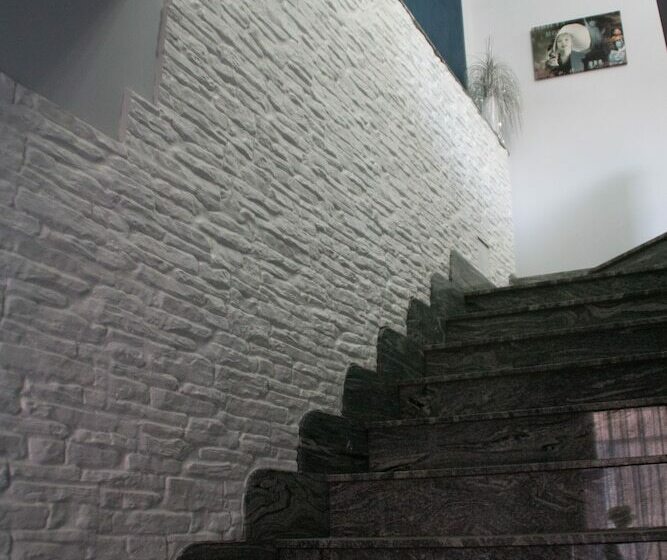 إستديو عائلى, The Liberty Palace