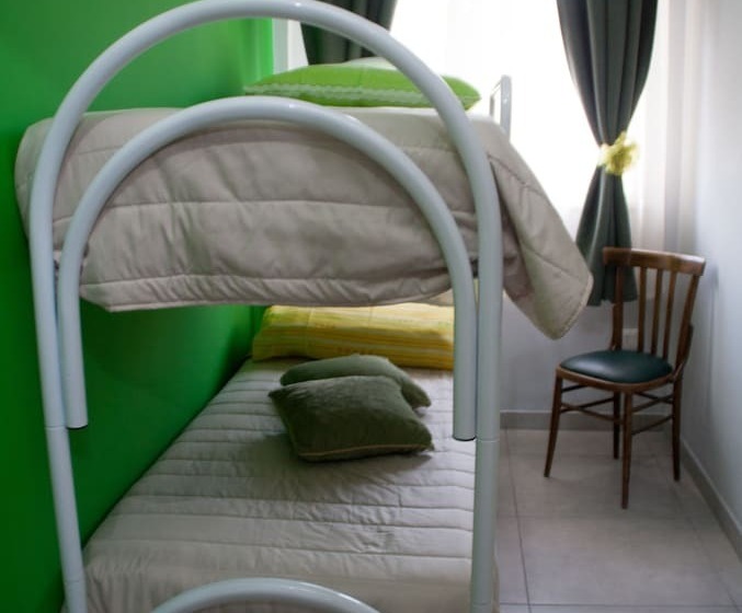 غرفة إقتصادية, The Liberty Palace