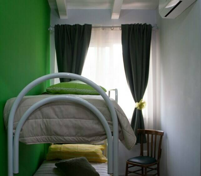 غرفة إقتصادية, The Liberty Palace