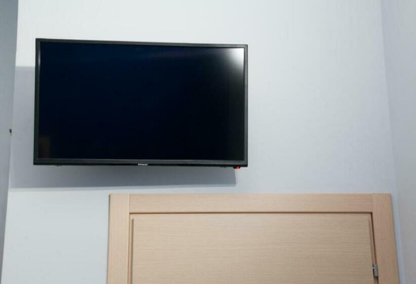 غرفة قياسية رباعية, The Liberty Palace