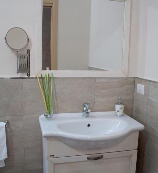 غرفة كومفورت ثلاثية, The Liberty Palace