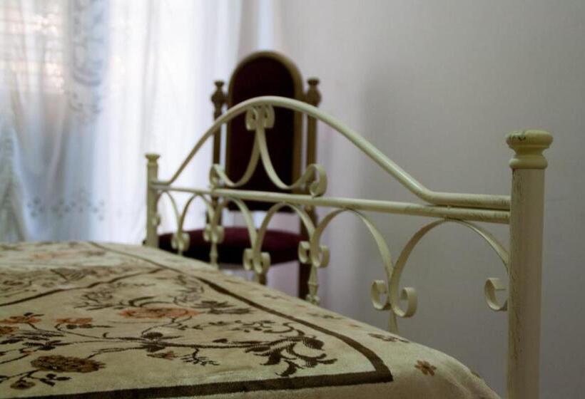 غرفة ديلوكس, The Liberty Palace