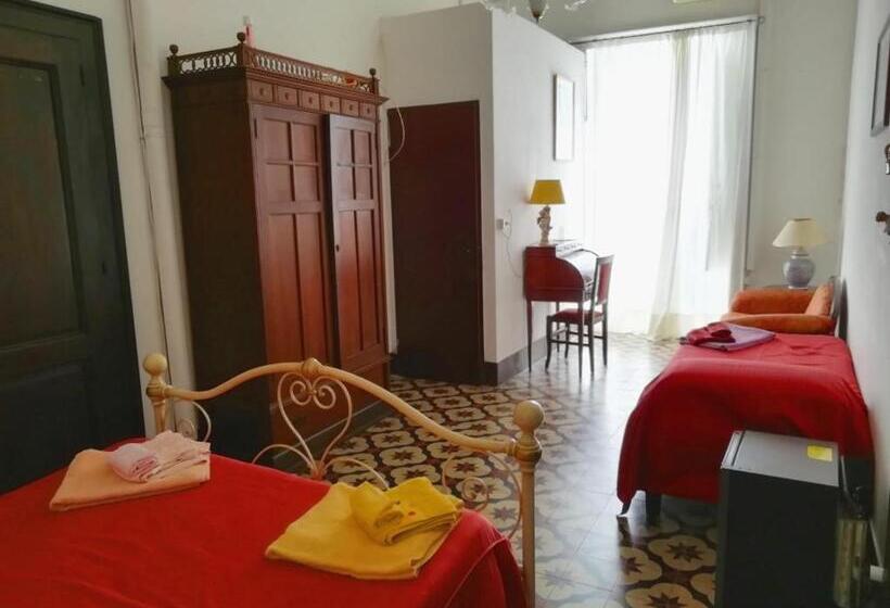 غرفة قياسية ثلاثية, Villa Mabel