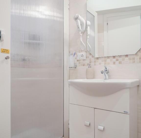 اتاق استاندارد سه نفره, L Opera Rooms & Suite