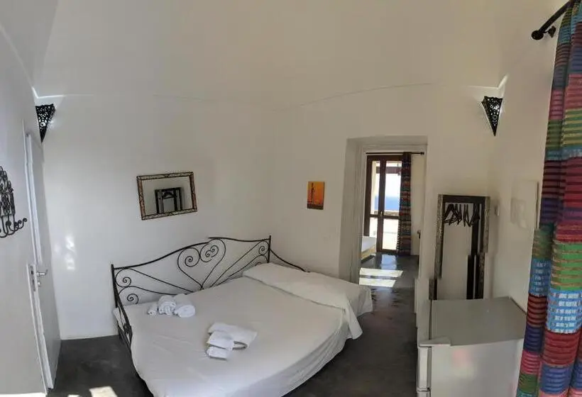 اتاق کلاسیک چهارنفره, Horizon Pantelleria