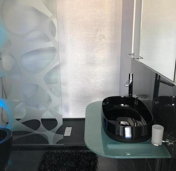 جناح, Cineapollo  Ogni Camera Un Film!