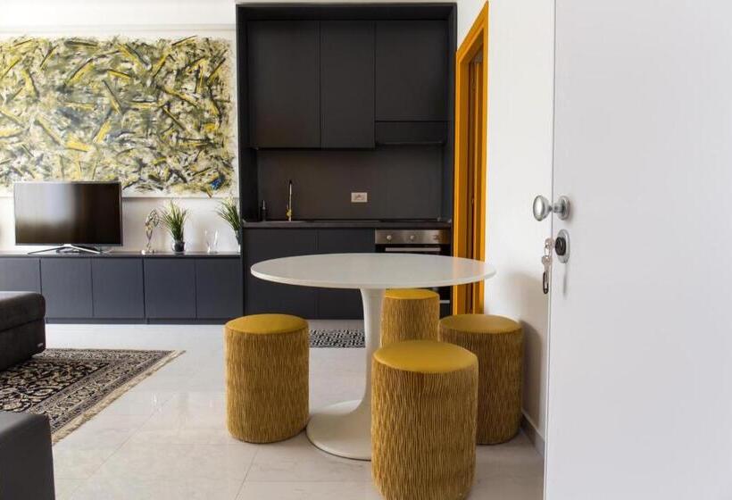 غرفة قياسية سرير كينج لذوى الإحتياجات الخاصة, Cineapollo  Ogni Camera Un Film!