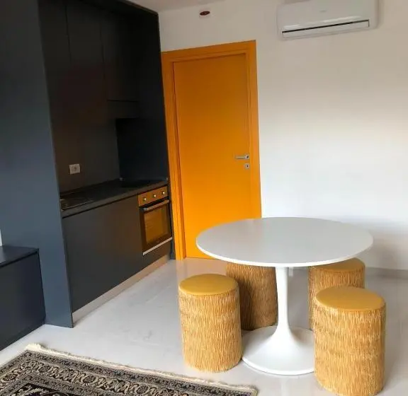 اتاق استاندارد با تخت بزرگ برای معلولان, Cineapollo  Ogni Camera Un Film!