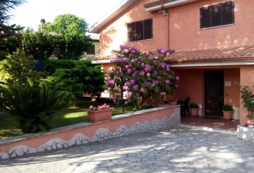 Pokój Standard Trzyosobowy, Il Sottosopra