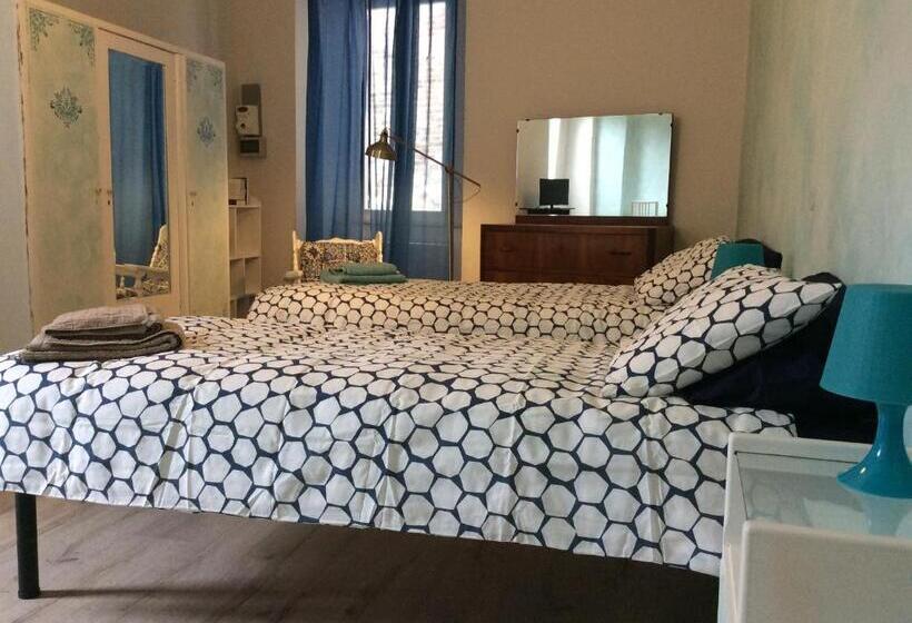 اتاق سه‌نفرۀ استاندارد با سرویس بهداشتی بیرون از اتاق, Le Camere Di Casa Cassandra