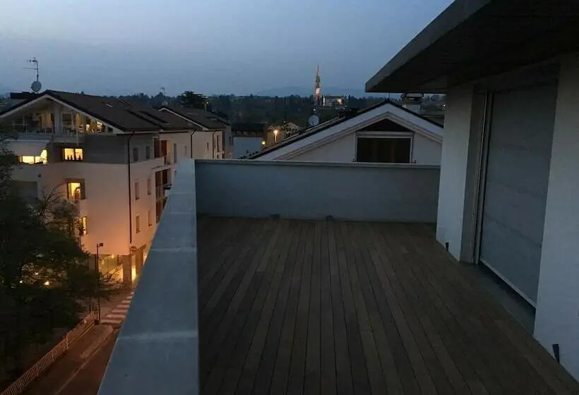 3ベッドルームアパートメント, Skyloft Rooms