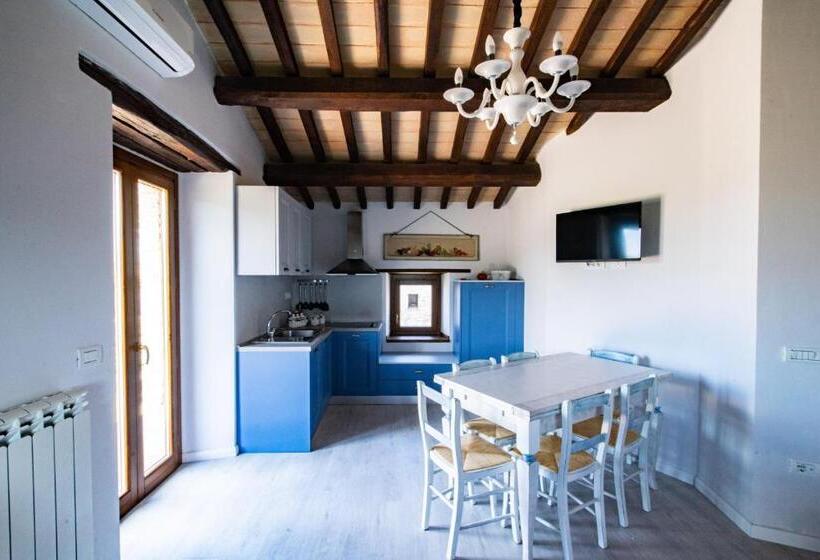 آپارتمان 1 خوابه با تراس, Il Castello Di Perchia