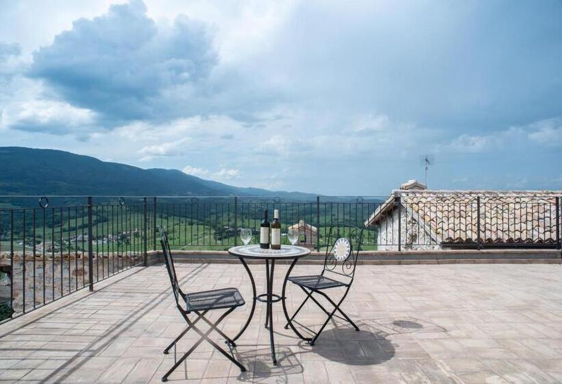 آپارتمان 1 خوابه با تراس, Il Castello Di Perchia