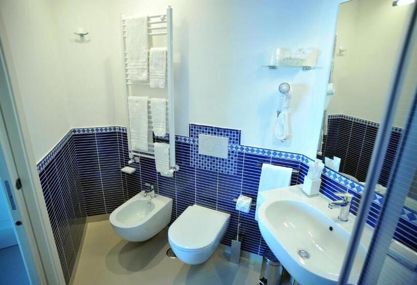 اتاق لوکس, Villa Paradise Resort