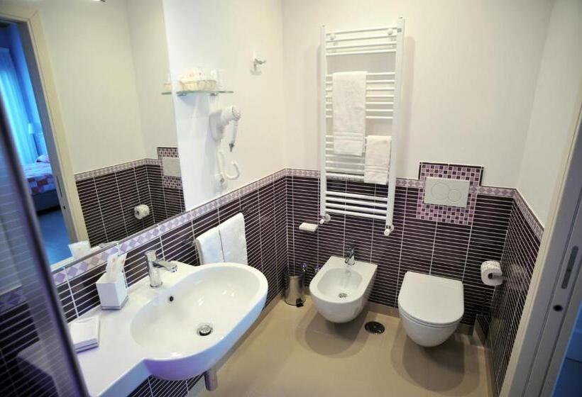 اتاق لوکس, Villa Paradise Resort