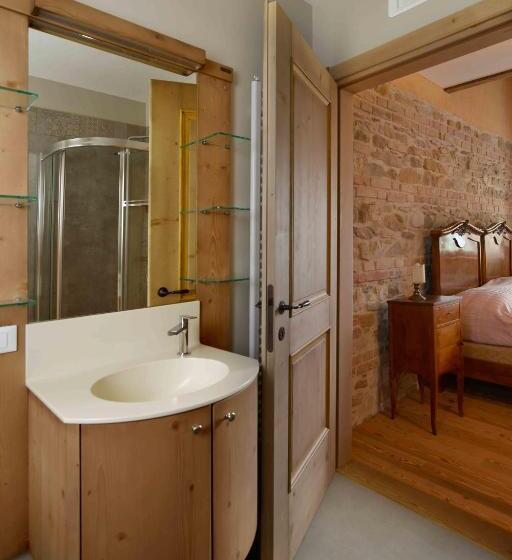 اتاق استاندارد با چشمانداز کوهستان, Antico Fienile