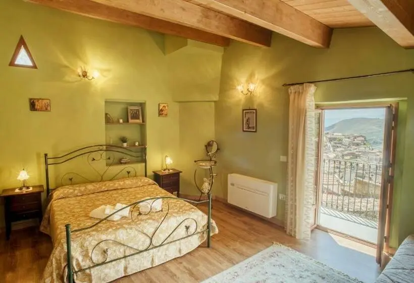 デラックストリプルルーム, Bed & Breakfast Dhafna Civita