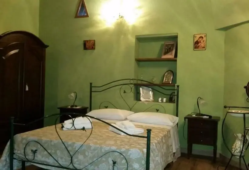 デラックストリプルルーム, Bed & Breakfast Dhafna Civita