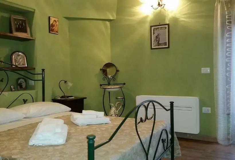 デラックストリプルルーム, Bed & Breakfast Dhafna Civita