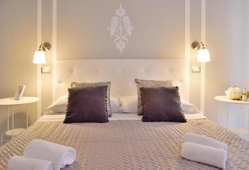 חדר סופריור לשלושה, Insula House