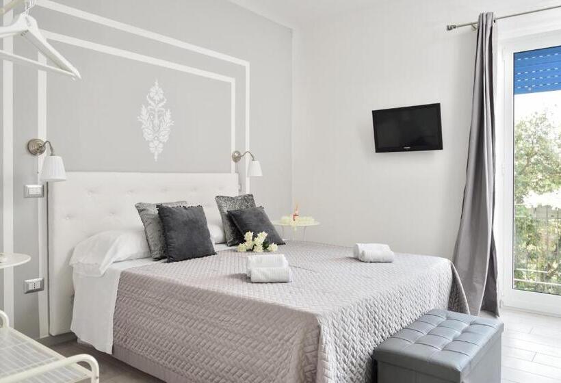 חדר סופריור, Insula House