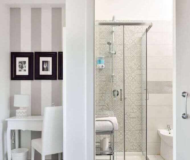 חדר סופריור, Insula House