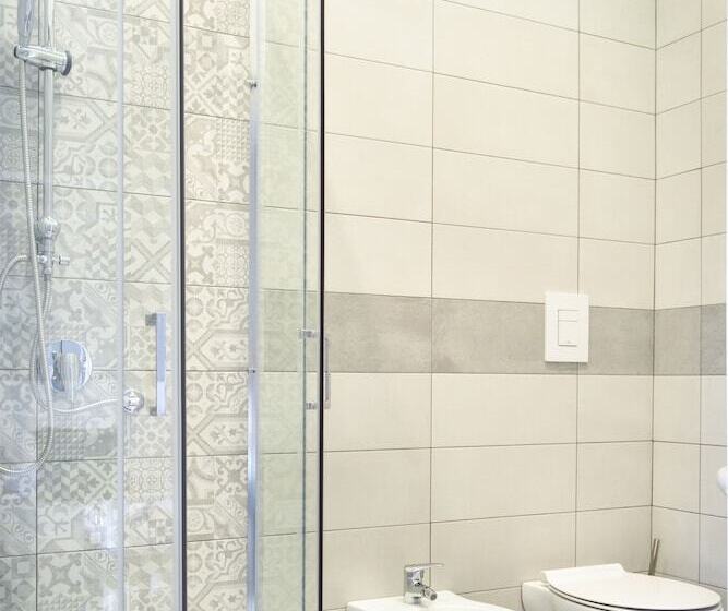 חדר סופריור, Insula House