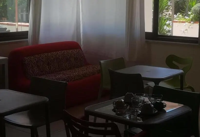 سوییت خانوادگی, Isabel