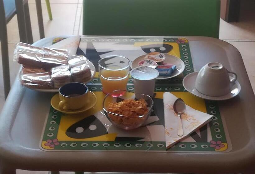 سوییت خانوادگی, Isabel