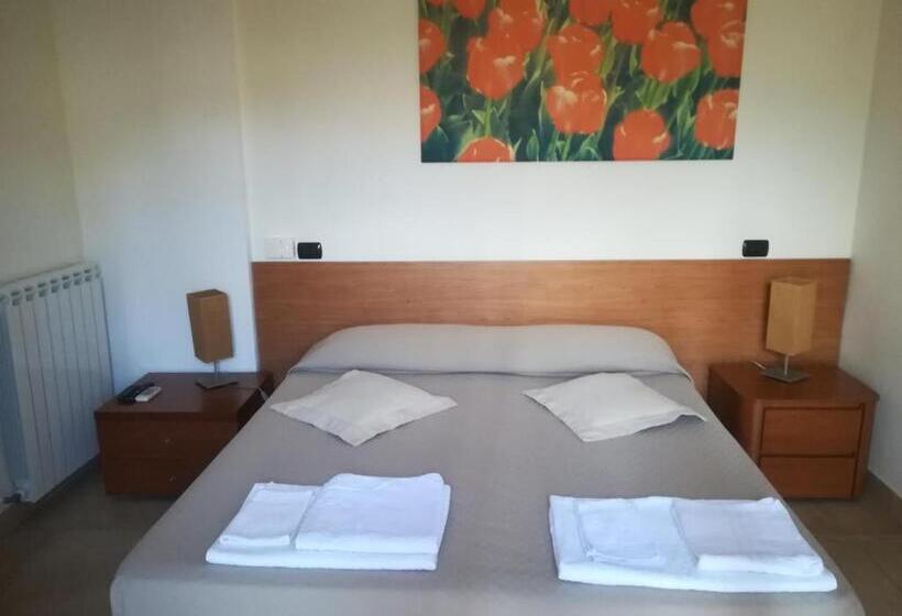 اتاق اکونومی, Isabel