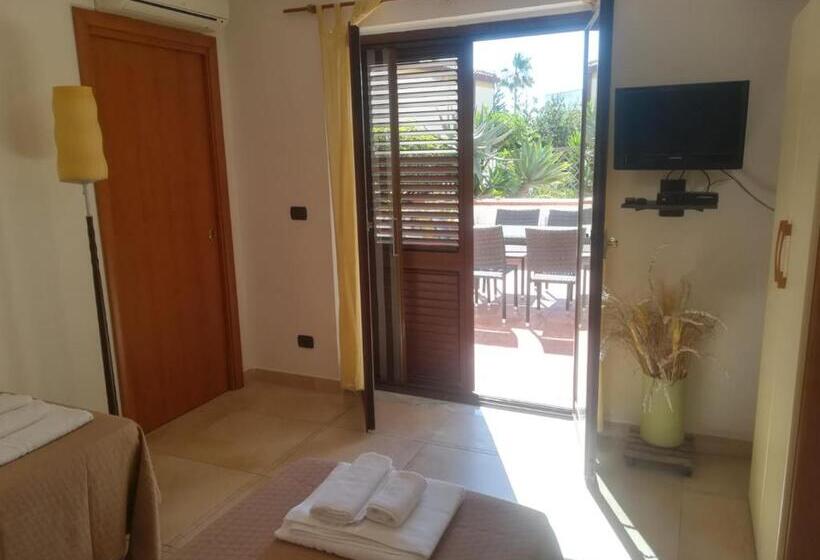 اتاق اکونومی, Isabel