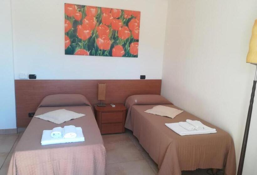 اتاق اکونومی, Isabel