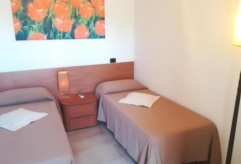 اتاق اکونومی, Isabel