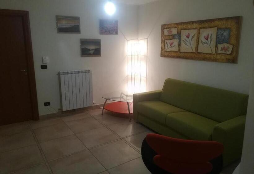 سوییت خانوادگی, Isabel