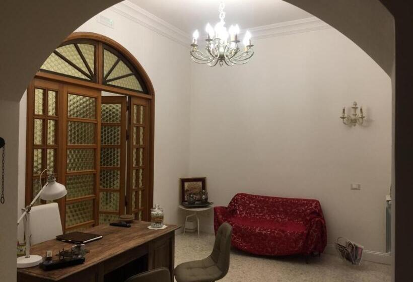 اتاق استاندارد سه تخته با بالکن, Villa Alemi