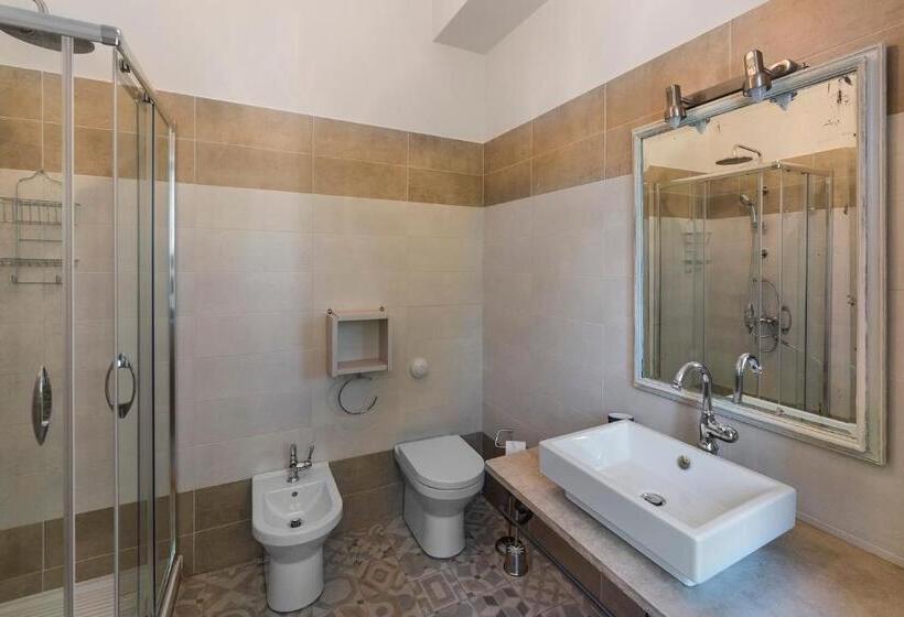 غرفة قياسية ثلاثية مزودة بشرفة, Villa Alemi