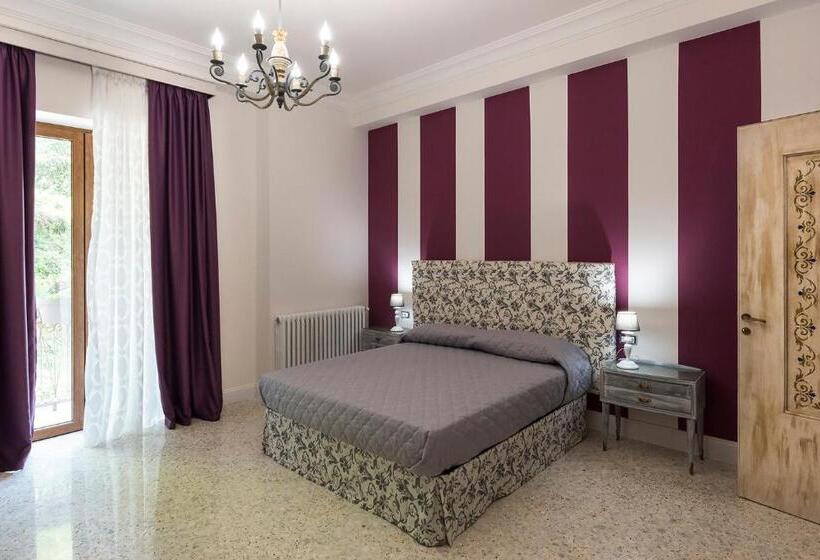 اتاق استاندارد سه نفره, Villa Alemi