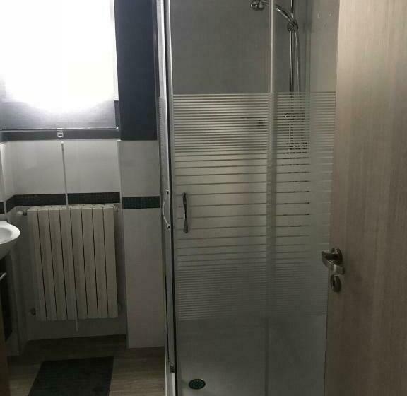 اتاق استاندارد چهار تخته, Raya 28